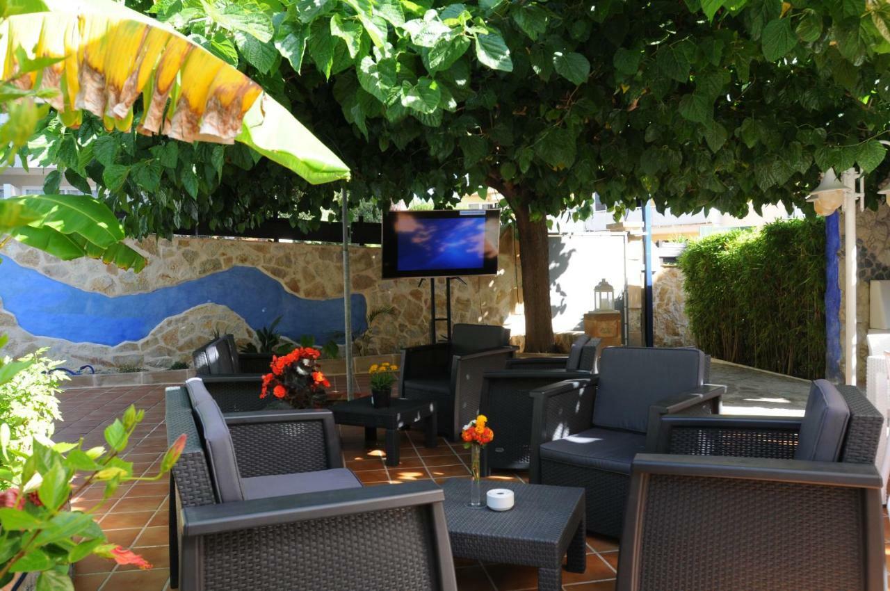 Mini Golf Apartments Каньямель Экстерьер фото